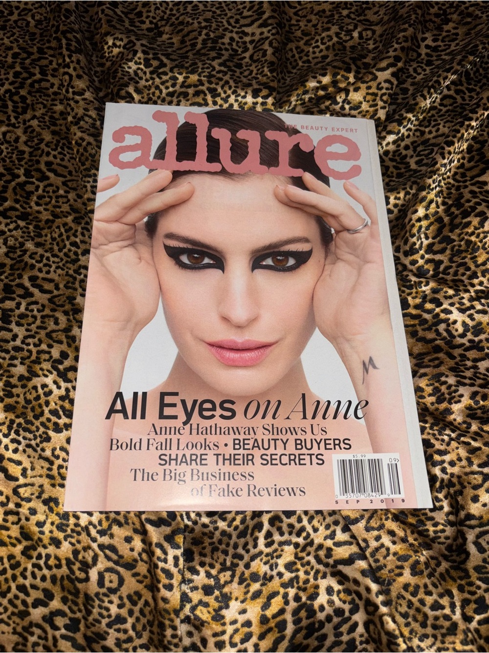 Anne Hathaway Allure Magazine Issue September 2019